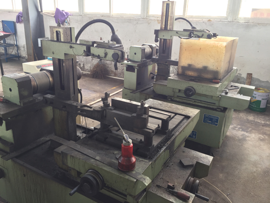 Ordinary milling machine